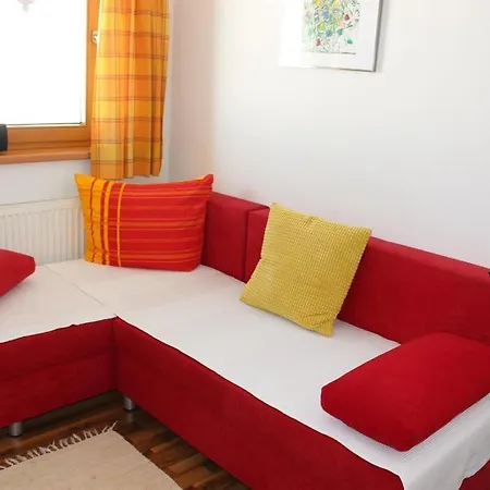 Hollaus Elisabeth 斯达姆