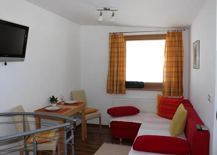 Hollaus Elisabeth ستام