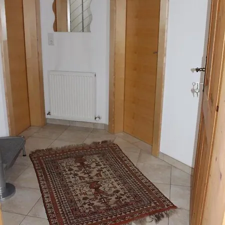 Hollaus Elisabeth Lägenhet *